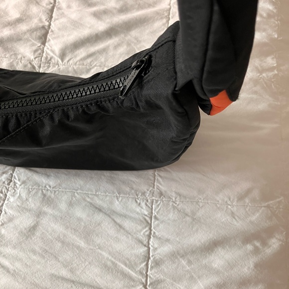 BAGGU Swan Shoulder Bag - Picture 3 of 6